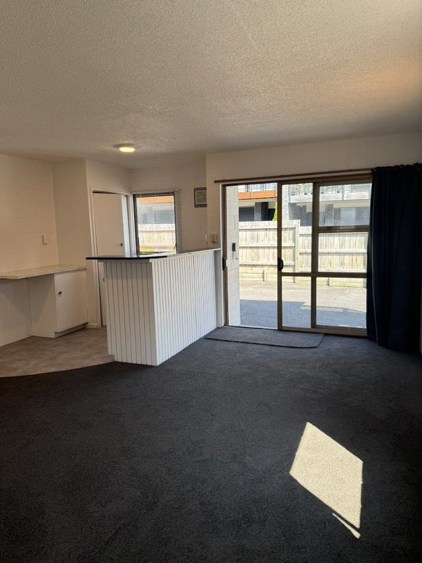 4/47A Cook Street, Hamilton East, Hamilton - Carousel 2