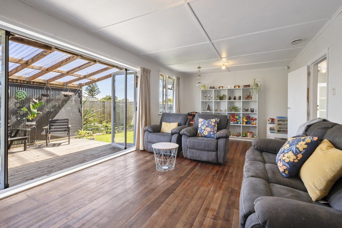 37 Coventry Street, Highbury, Palmerston North - Carousel 2