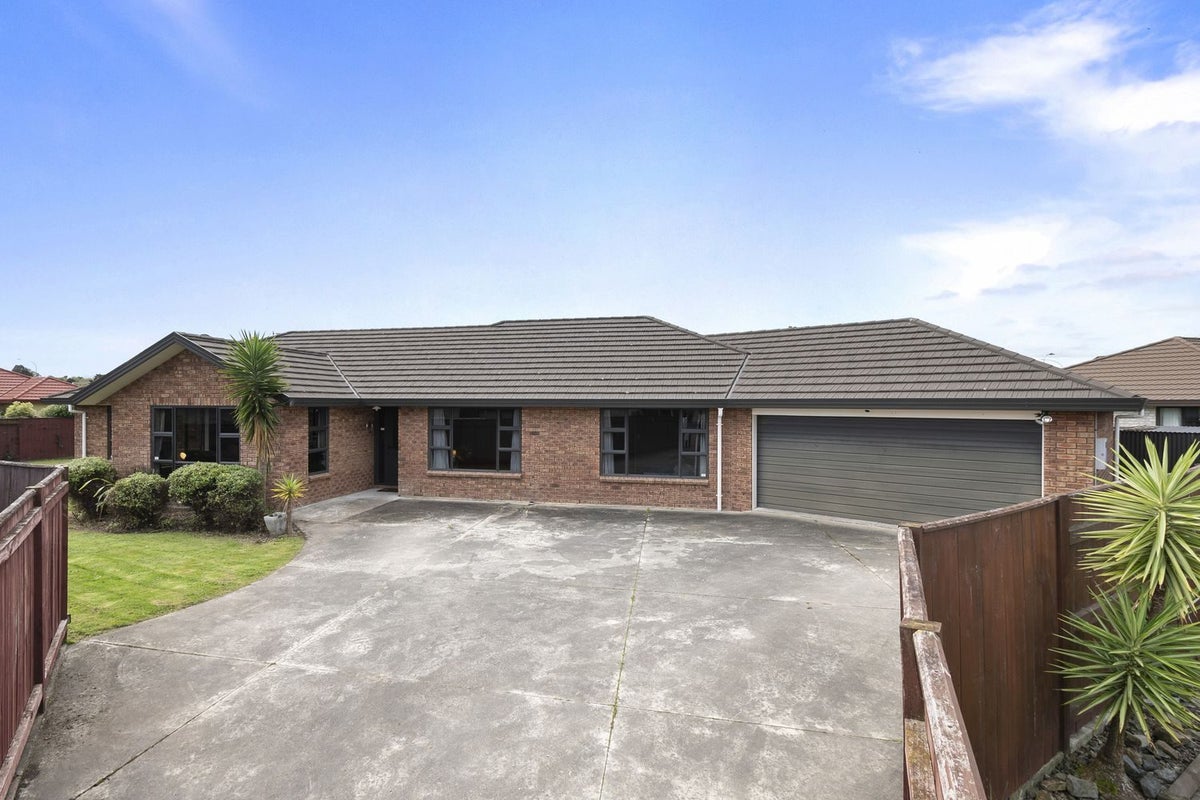 22 Cleveland Heights, Kelvin Grove, Palmerston North - Carousel 1