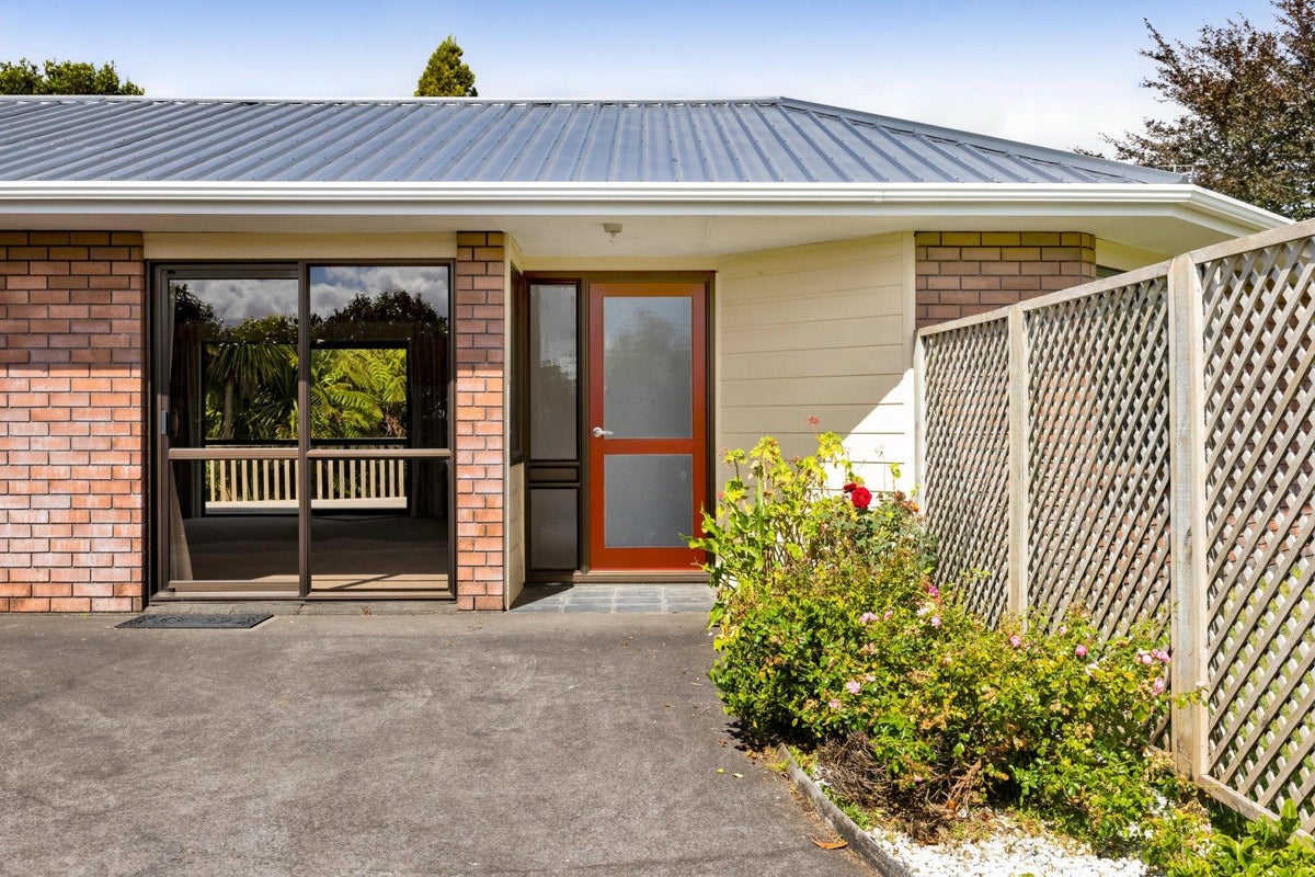 33 Nikau Street, Inglewood, Inglewood - Carousel 2