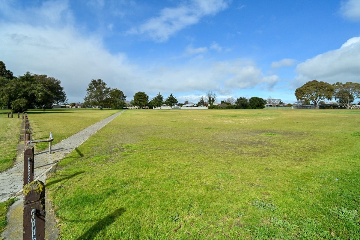 46 Cartier Crescent, Flaxmere, Hastings - Carousel 12