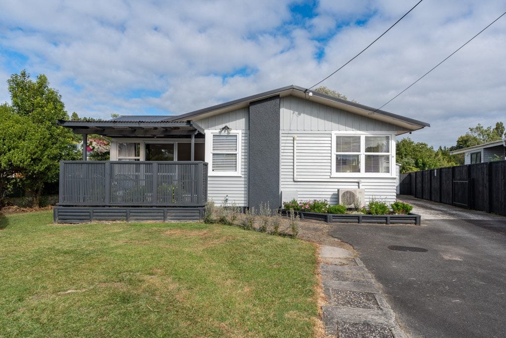37 Frederick Drive, Dinsdale, Hamilton - Carousel 1