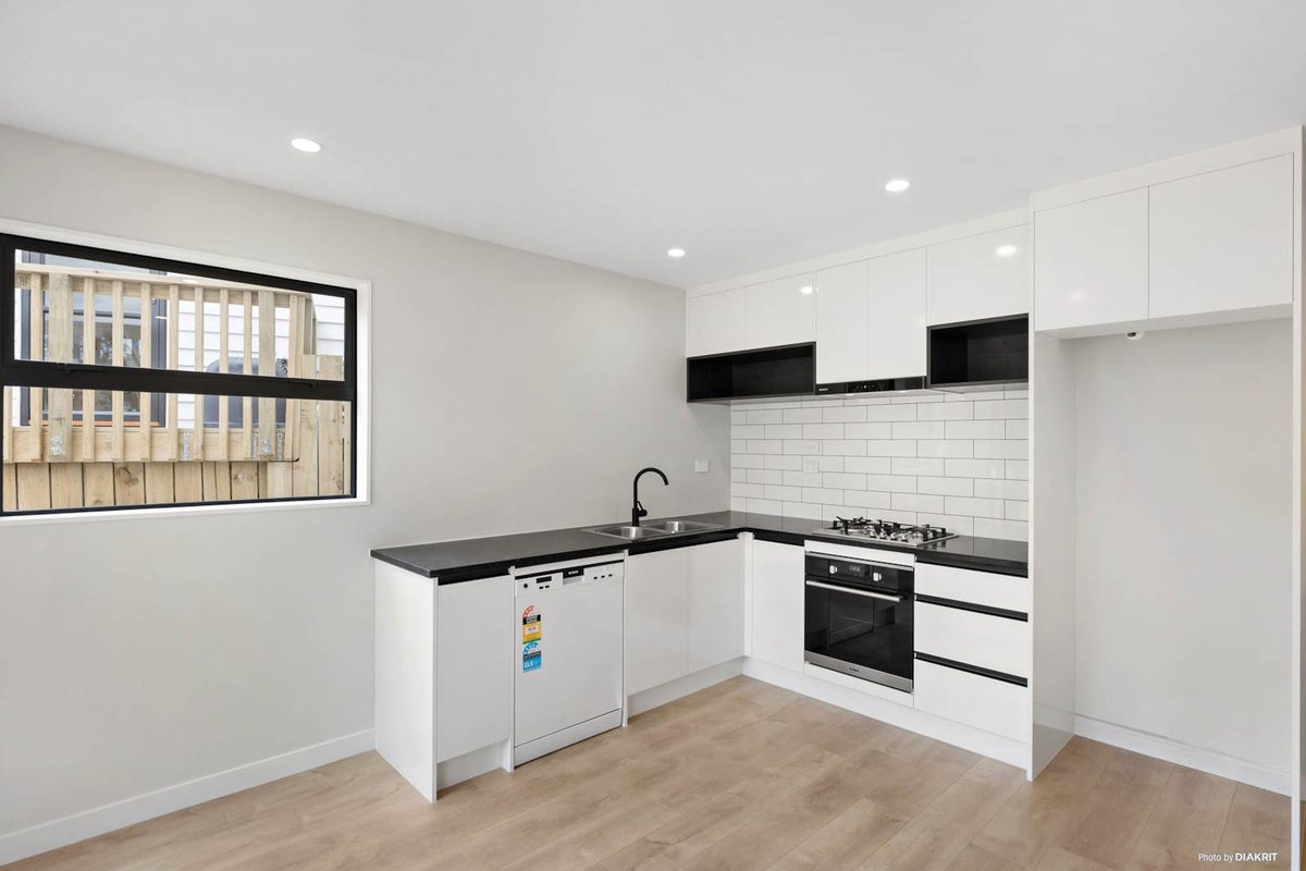 59C Cedar Heights Avenue, Massey, Auckland - Carousel 2