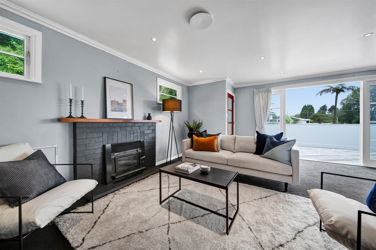 10D Govett Avenue, Frankleigh Park, New Plymouth - Carousel 2