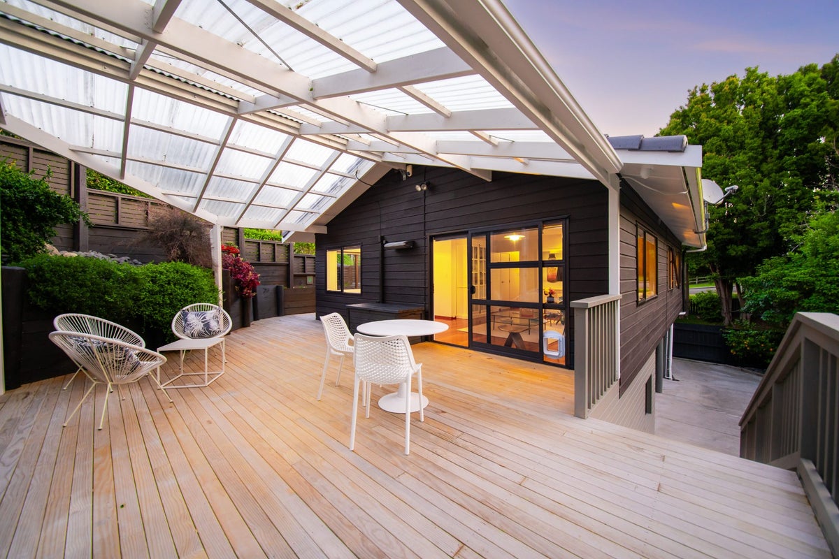 25 Alwyn Avenue, Te Atatu South, Auckland - Carousel 2