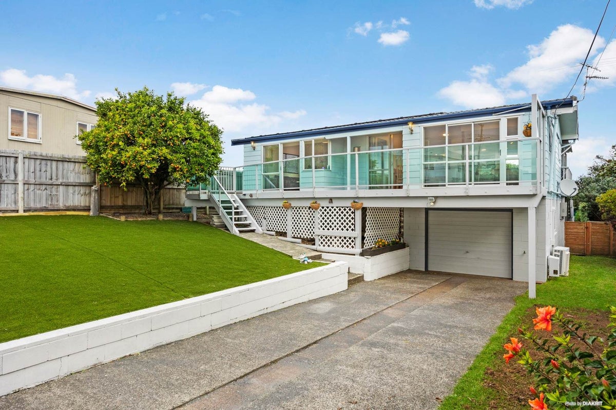 1301 Whangaparaoa Road, Army Bay, Whangaparaoa - Carousel 1