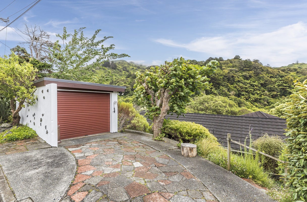 42 Silverstream Road, Crofton Downs, Wellington - Carousel 2