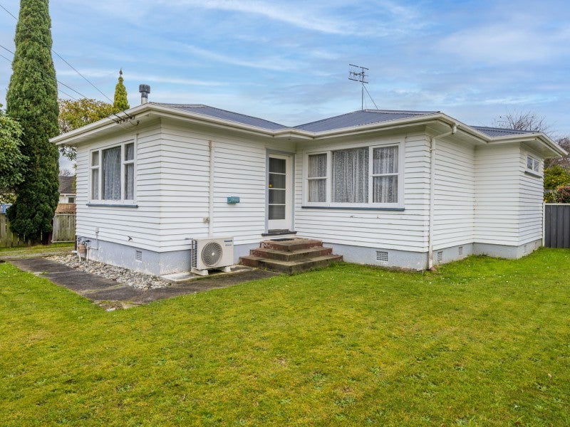 8 Gardener Street, Levin - Carousel 15