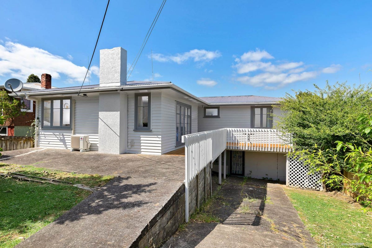 16 Kelkirk Street, Kelston, Auckland - Carousel 1