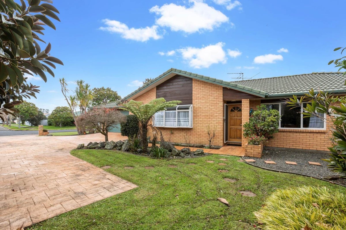 7 COTTESMORE PL, Huntington Park, Auckland - Carousel 1