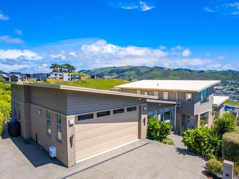 10 Hanmer Cove, Aotea, Porirua - Carousel 1