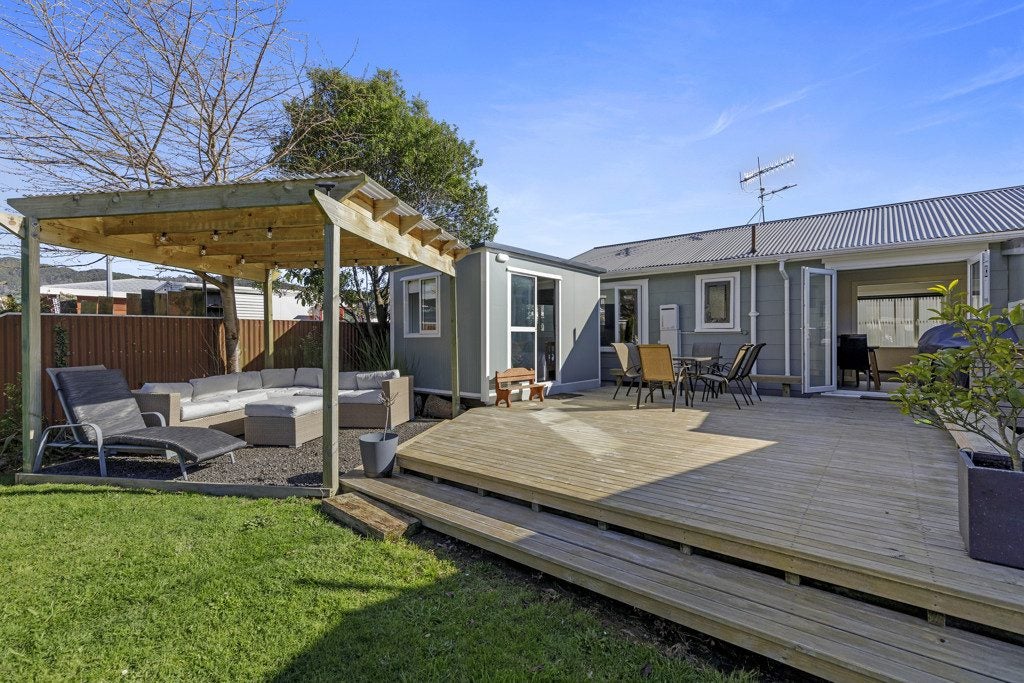 241A Stokes Valley Road, Stokes Valley, Lower Hutt - Carousel 1