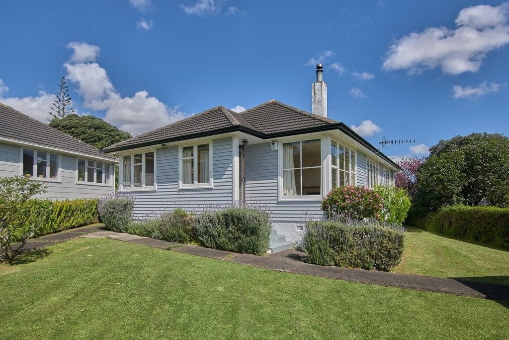 6 Radcliffe Street, Glen Innes, Auckland - Carousel 1