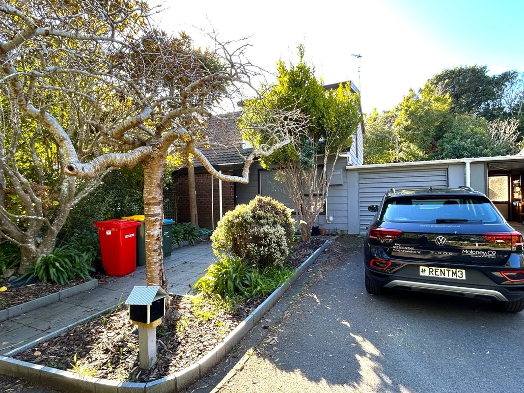 59 Spinnaker Drive, Whitby, Porirua - Carousel 1