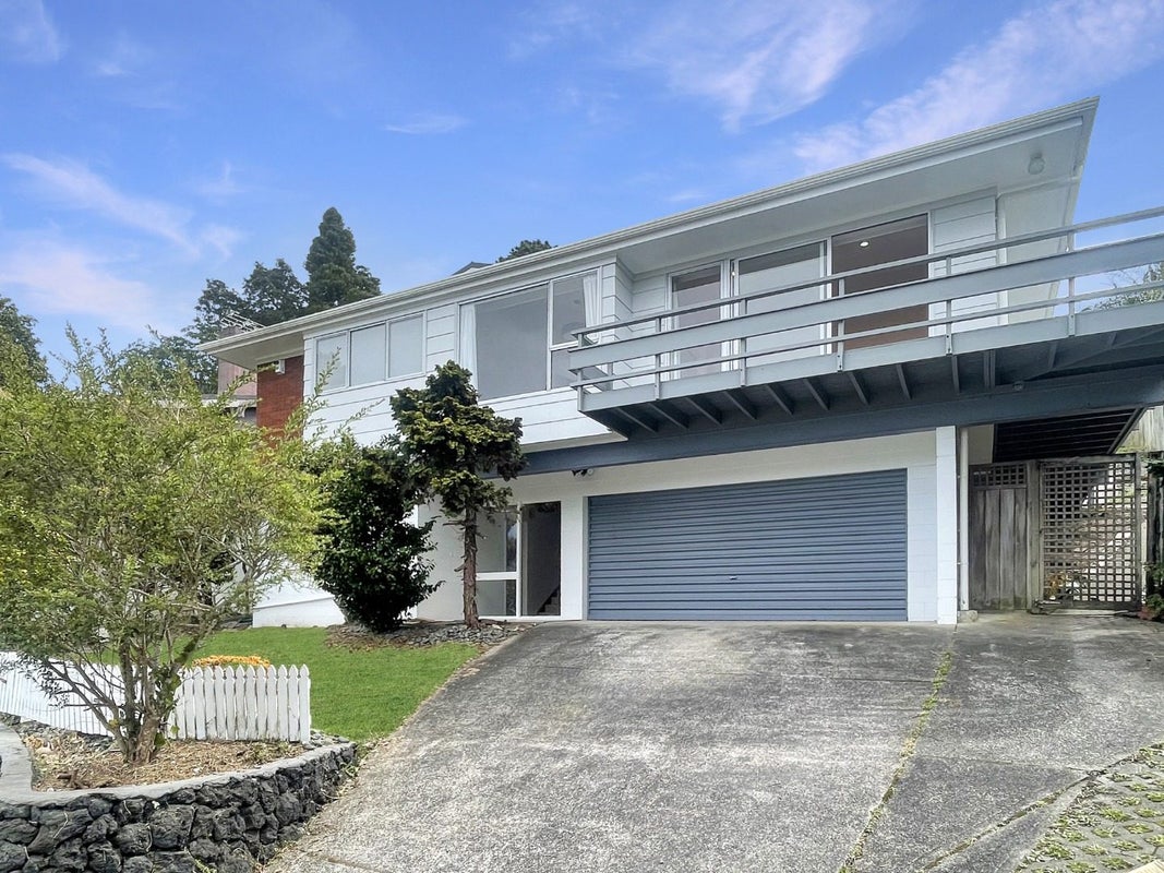 18 Makepiece Place, Chatswood, Auckland - Carousel 1