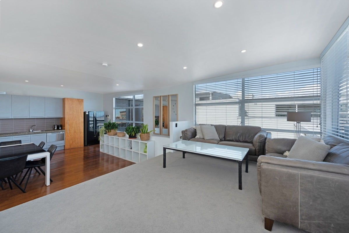 4/220U Jackson Street, Petone, Lower Hutt - Carousel 1