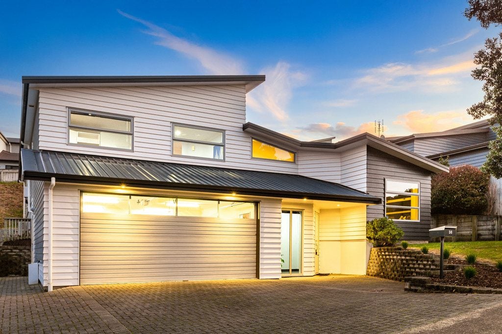 38 Tongariro Drive, Aotea, Porirua - Carousel 1