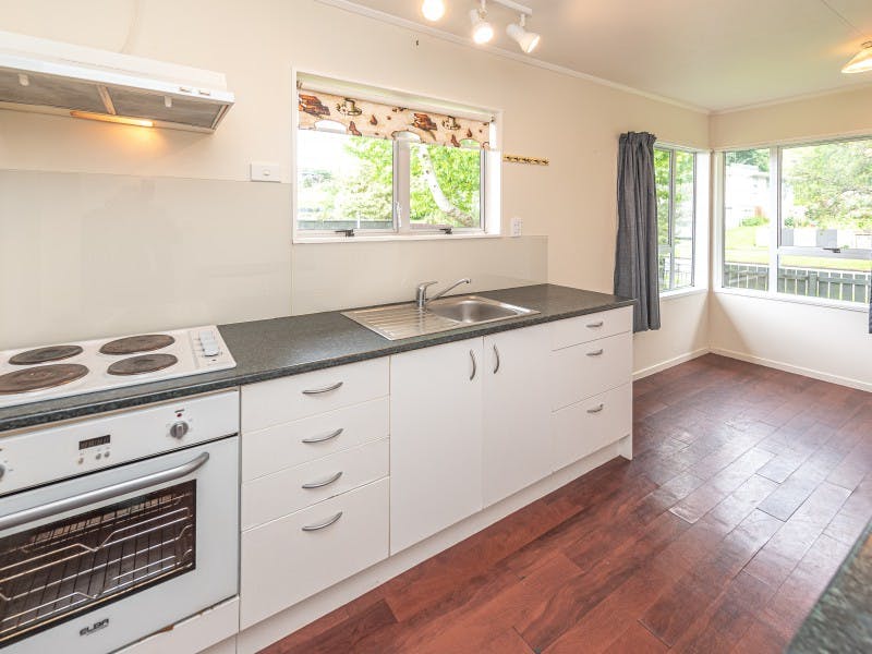 15 Massey Street, Aramoho, Whanganui - Carousel 2