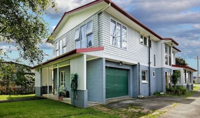 46 Queen Mary Avenue, New Lynn, Auckland - Carousel 1