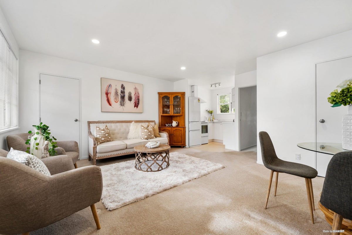 53 Seaview Terrace, Mount Albert, Auckland - Carousel 2
