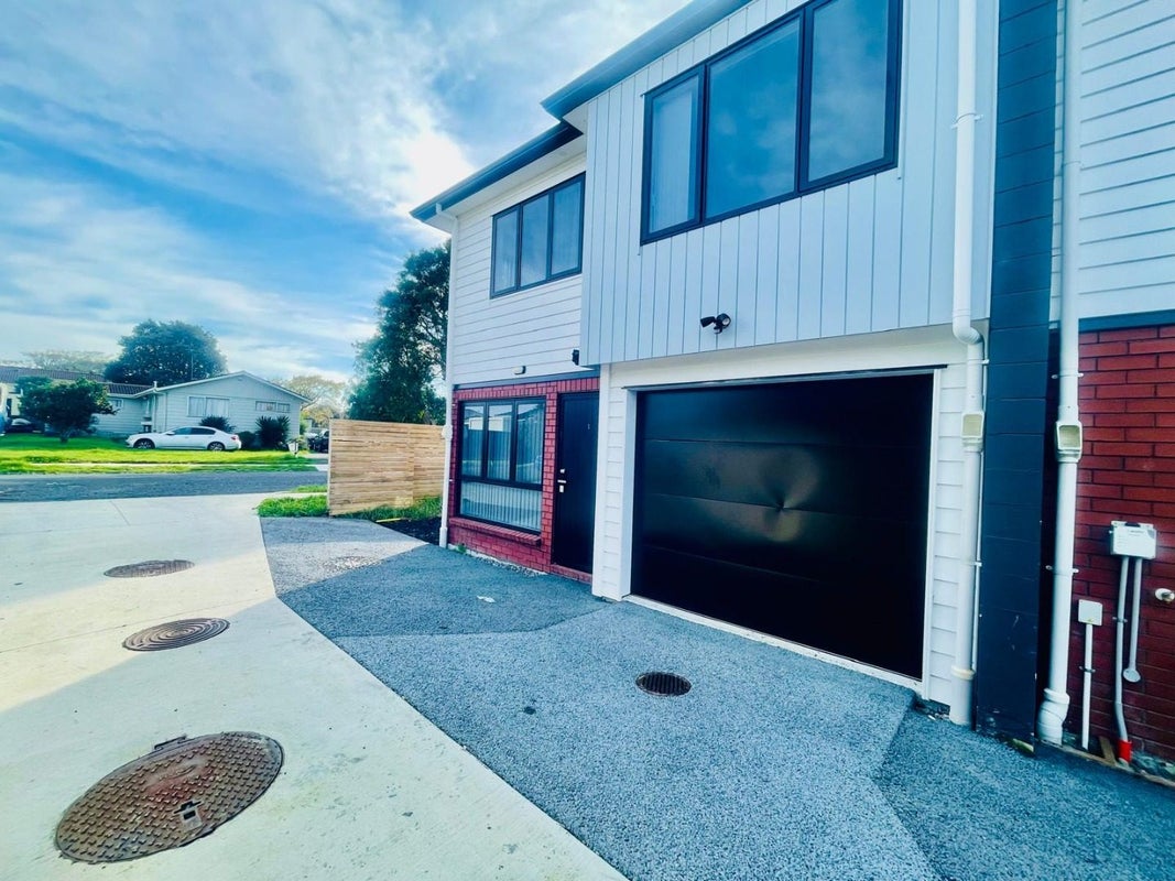 10A Benton Place, Manurewa, Auckland - Carousel 1