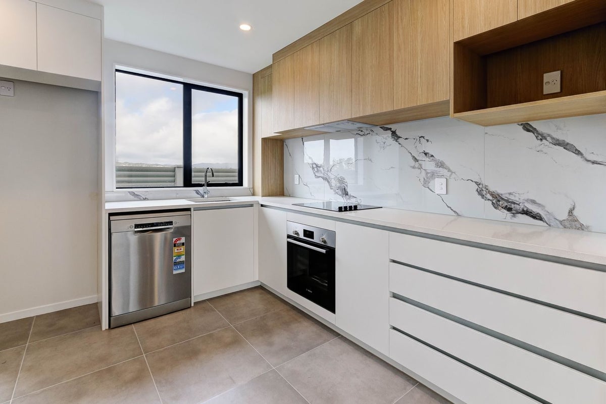 40 Elm Street, Avondale, Auckland - Carousel 2