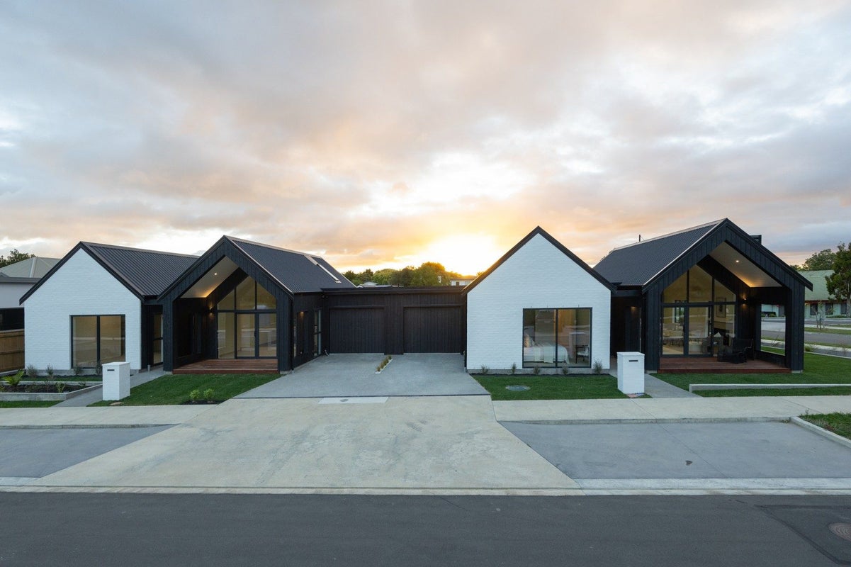 42 Kanuka Drive, Hokowhitu, Palmerston North - Carousel 1