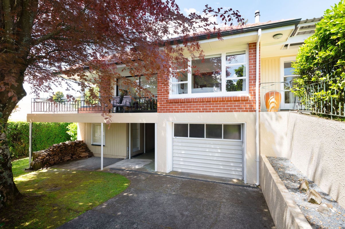 396 Ulster Street, Beerescourt, Hamilton - Carousel 1
