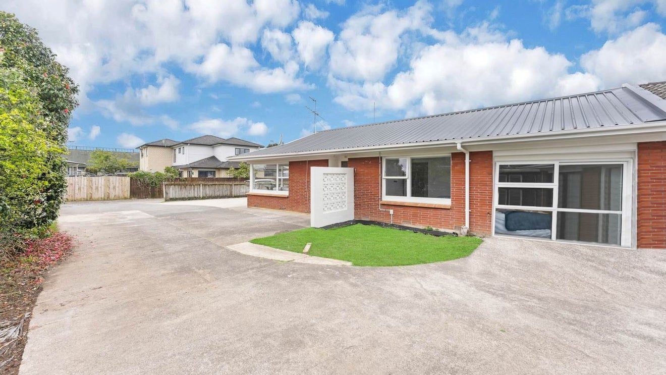 1/8 Birdwood Avenue, Papatoetoe, Auckland - Carousel 1