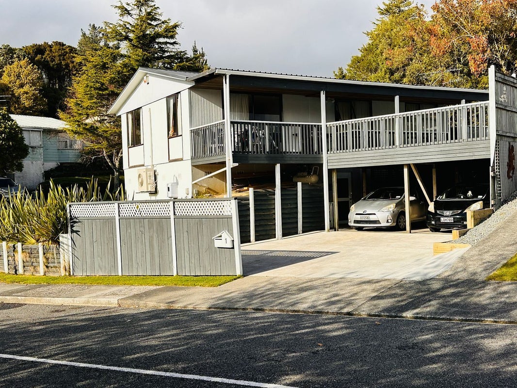 1 McManaway Grove, Stokes Valley, Lower Hutt - Carousel 1