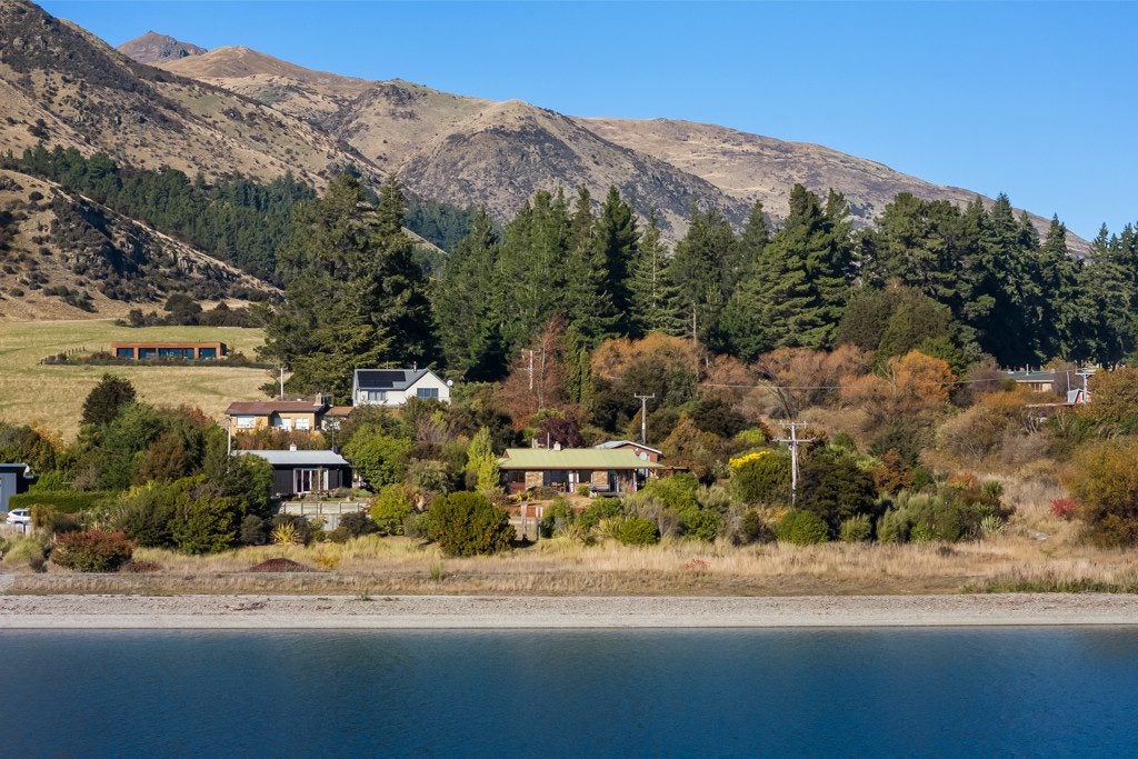 4 Hodgkinson Street, Wanaka - Carousel 1
