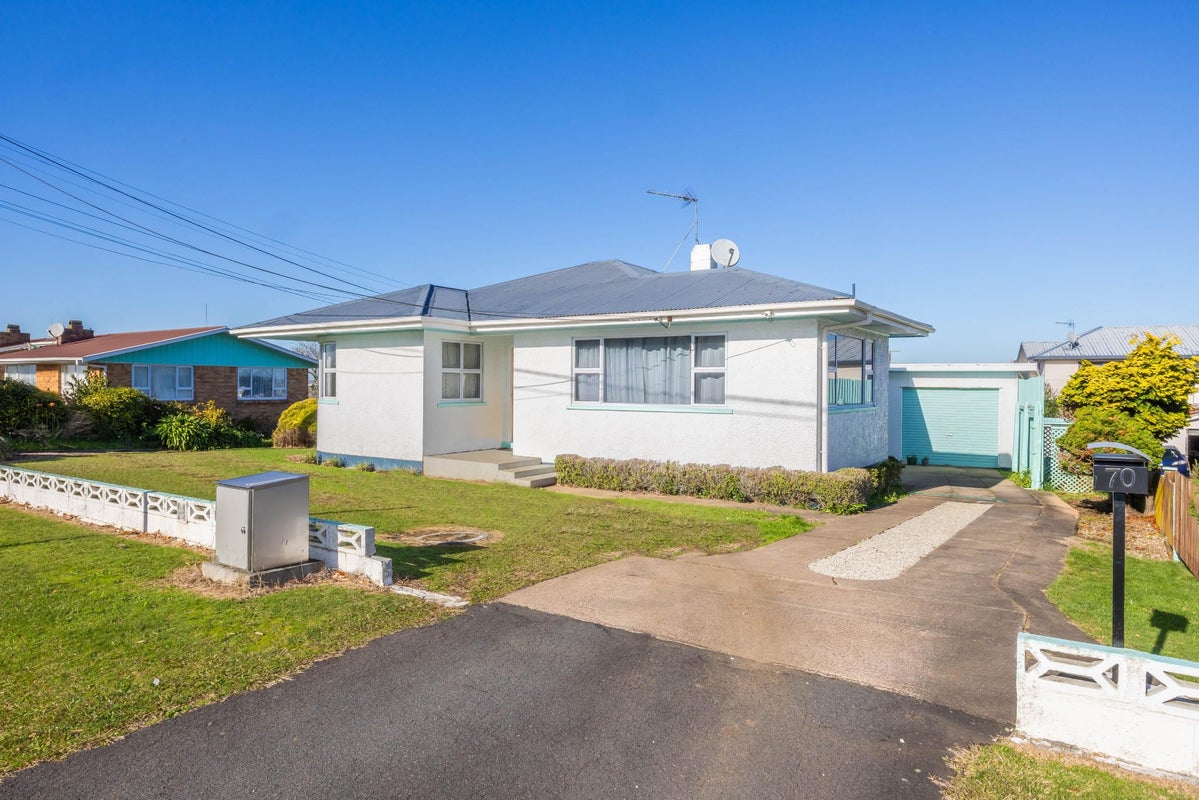 70 Dinsdale Road, Dinsdale, Hamilton - Carousel 2