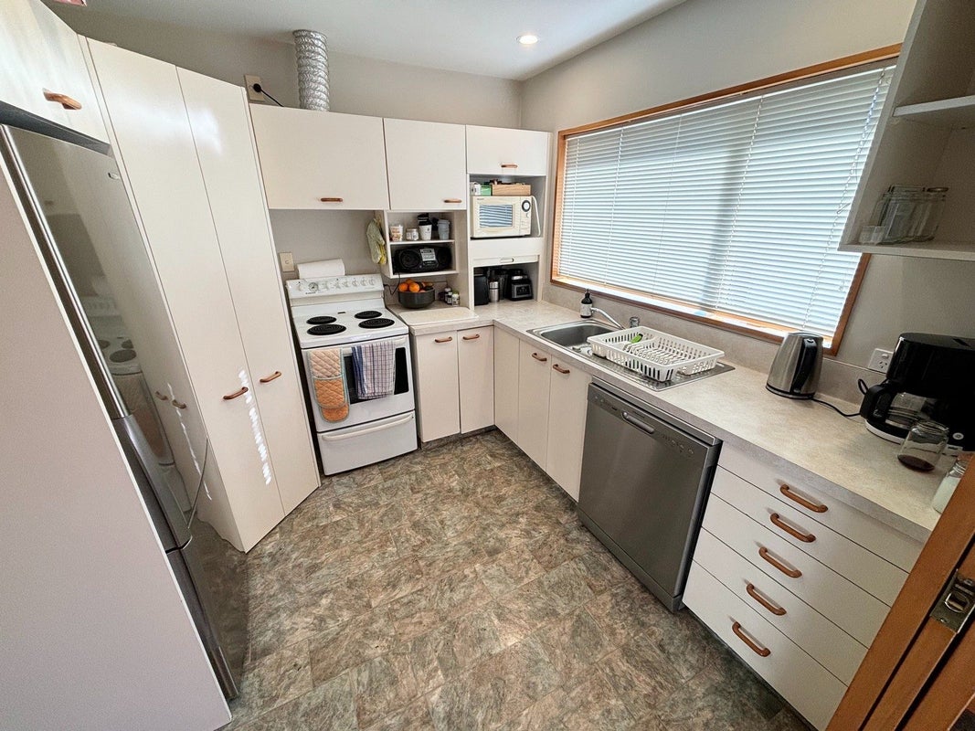 3/3 Kiteroa Place, Cashmere, Christchurch - Carousel 2