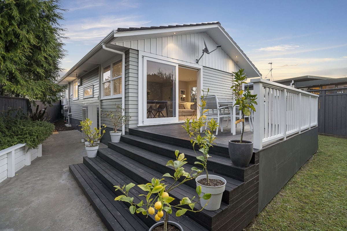 120 Gowing Drive, Meadowbank, Auckland - Carousel 1