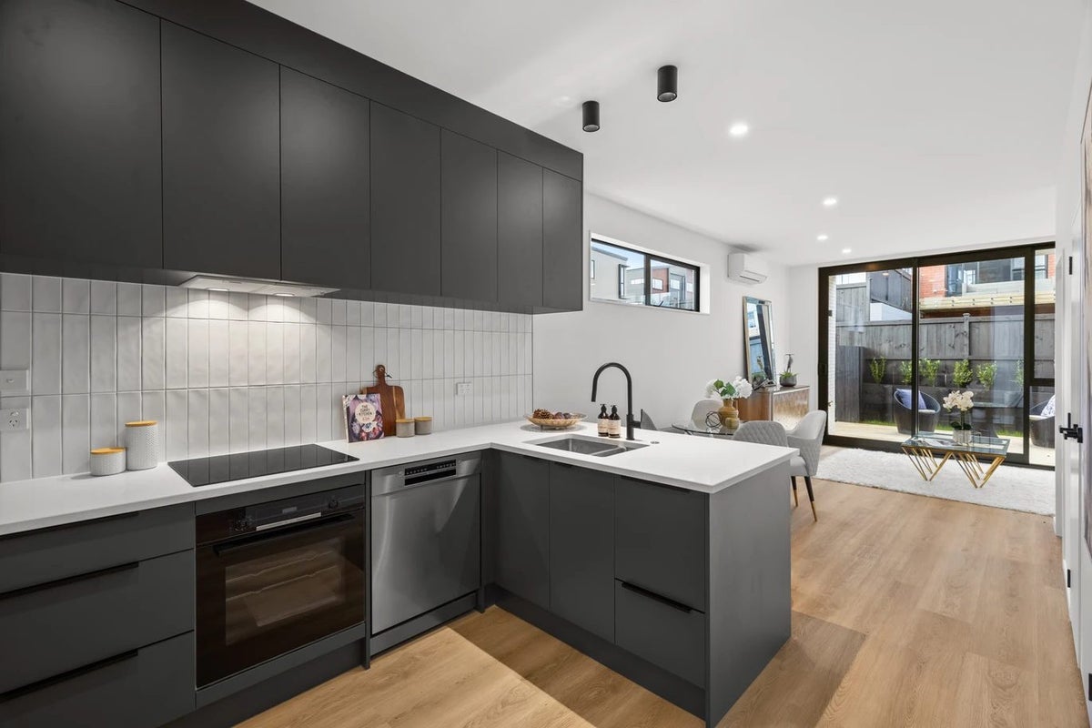 98A Whakatupu Road, Flat Bush, Auckland - Carousel 2