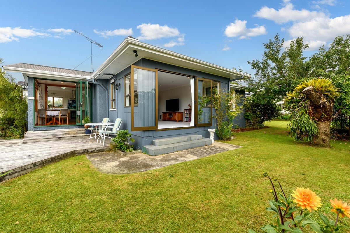1 Seaforth Grove, Greerton, Tauranga - Carousel 1