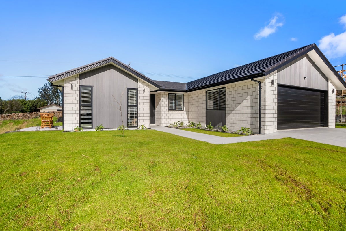 70 Rock Ridge Drive, Kamo, Whangarei - Carousel 1