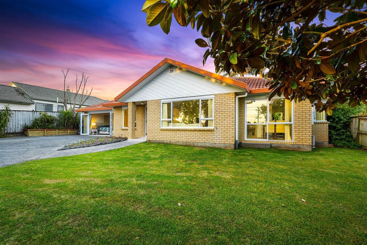 40 Triangle Road, Massey, Auckland - Carousel 1