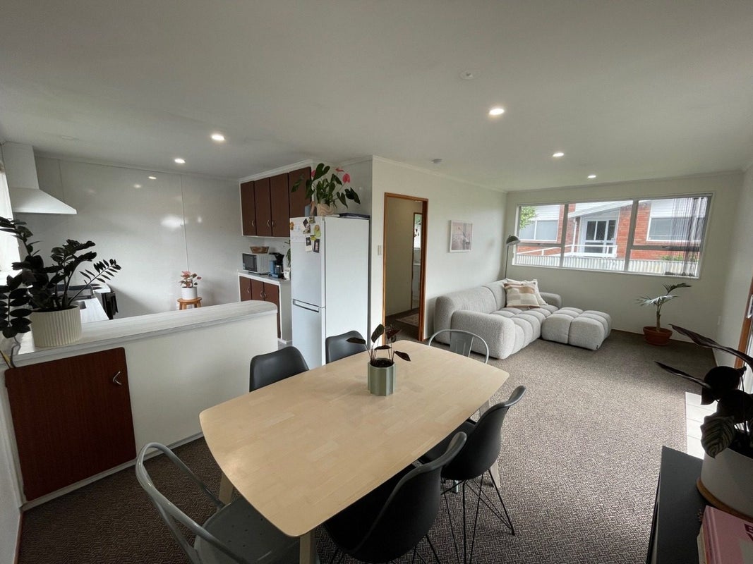 4/50 Paynters Avenue, Strandon, New Plymouth - Carousel 2