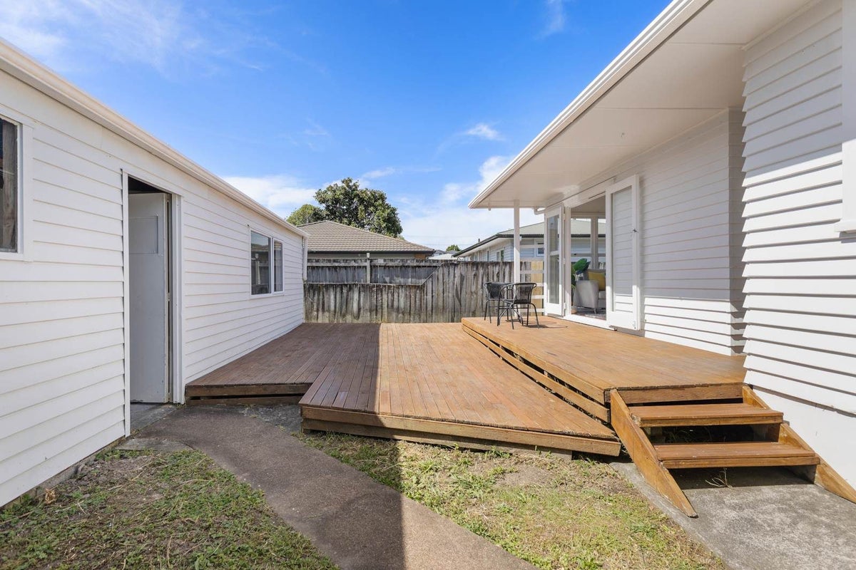 7 Chaucer Place, Blockhouse Bay, Auckland - Carousel 1