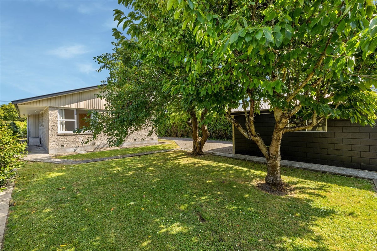 11 Leacroft Street, Bishopdale, Christchurch - Carousel 12