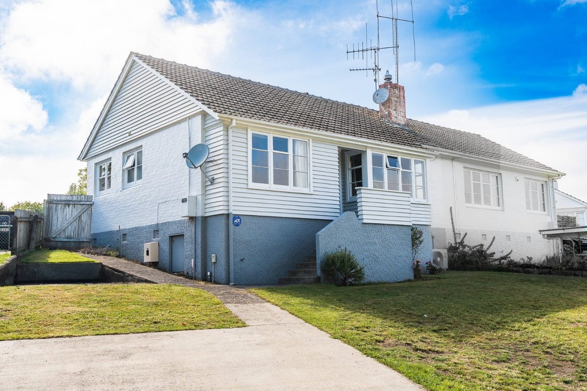 21 Jellicoe Drive, Hamilton East, Hamilton - Carousel 1