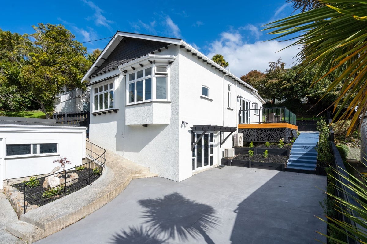 16 Cranston Street, Andersons Bay, Dunedin - Carousel 2