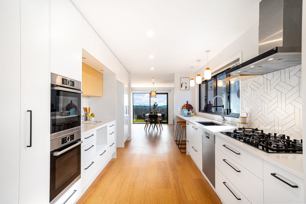4 Lemonwood Way, Woodridge, Wellington - Carousel 2