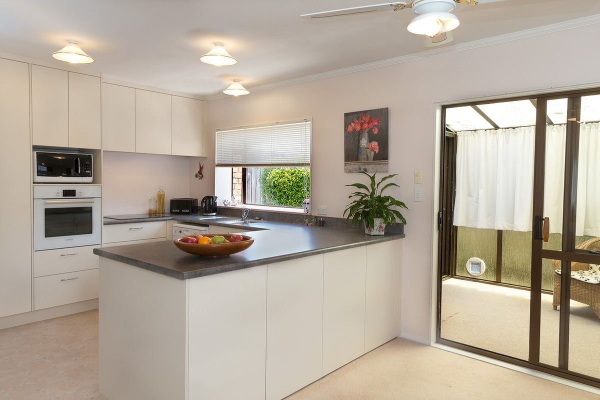 5A Findlay Street, Tawa, Wellington - Carousel 2
