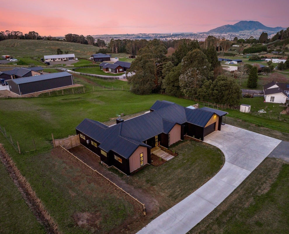 8 Nga Tui Lane, Acacia Bay, Taupo - Carousel 2
