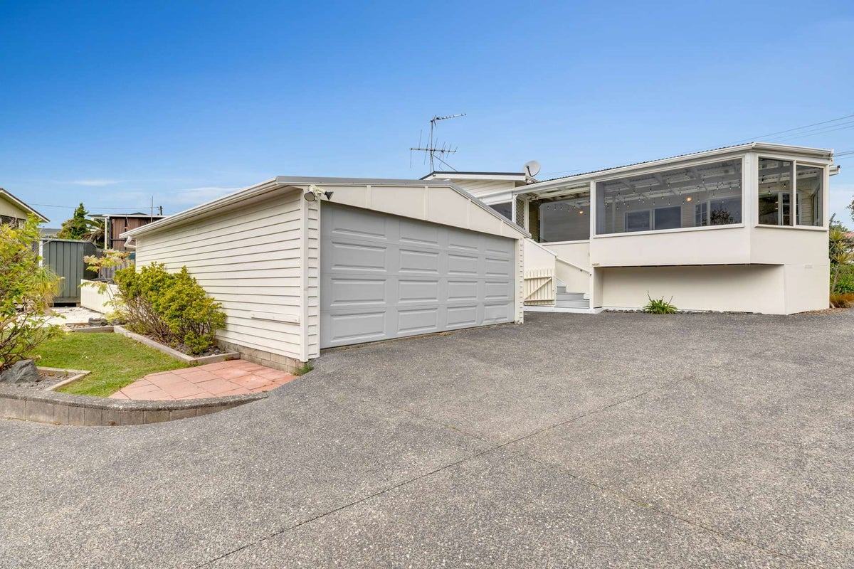 36 Tiri Road, Manly, Whangaparaoa - Carousel 1