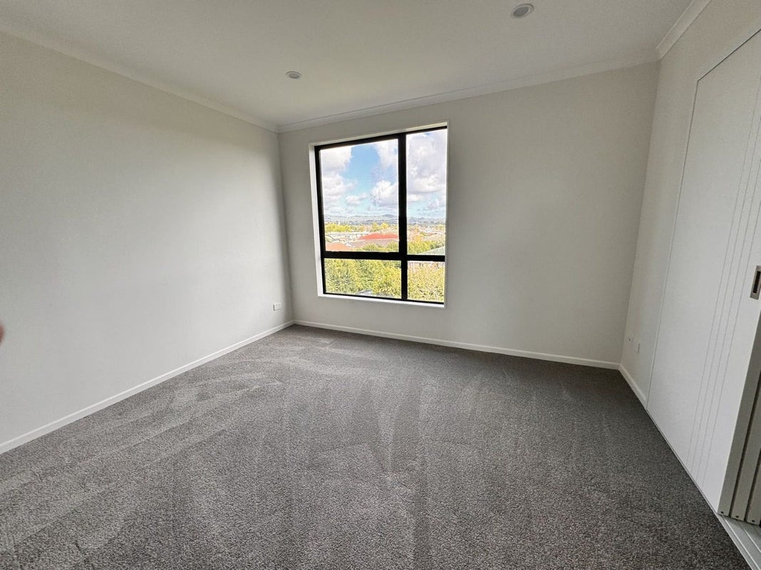 3/31 Normandy Place, Henderson, Auckland - Carousel 2