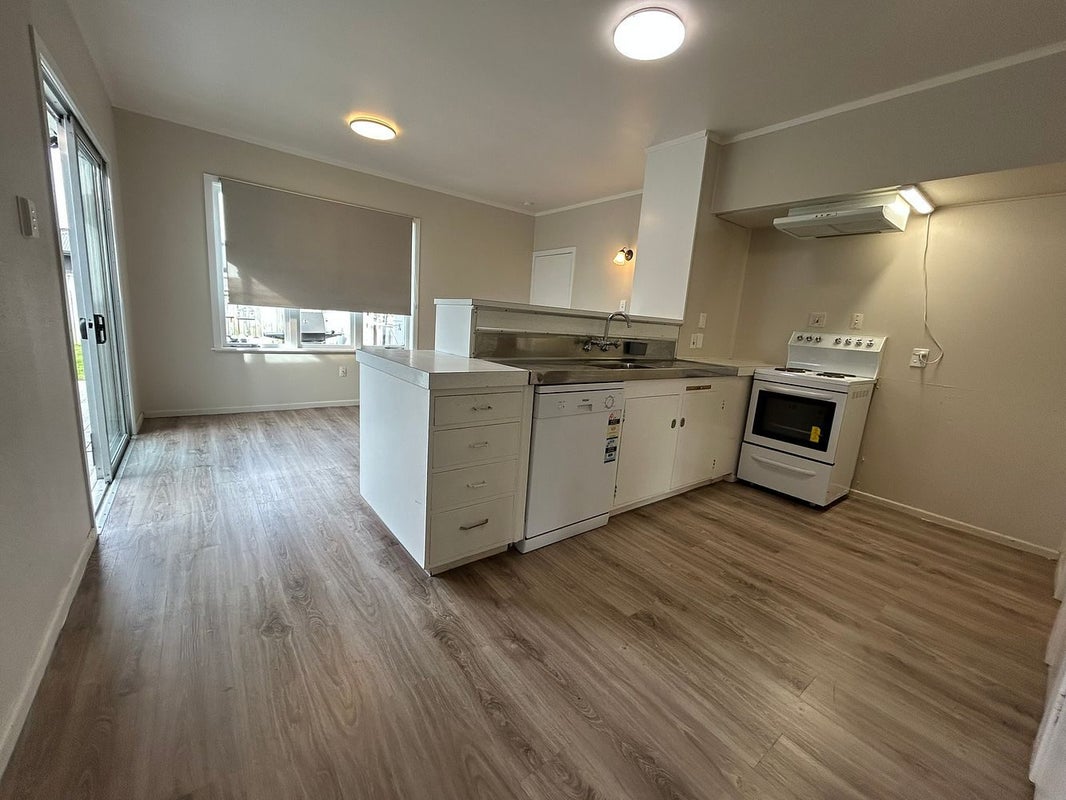 7 Brocas Avenue, Hillcrest, Hamilton - Carousel 2