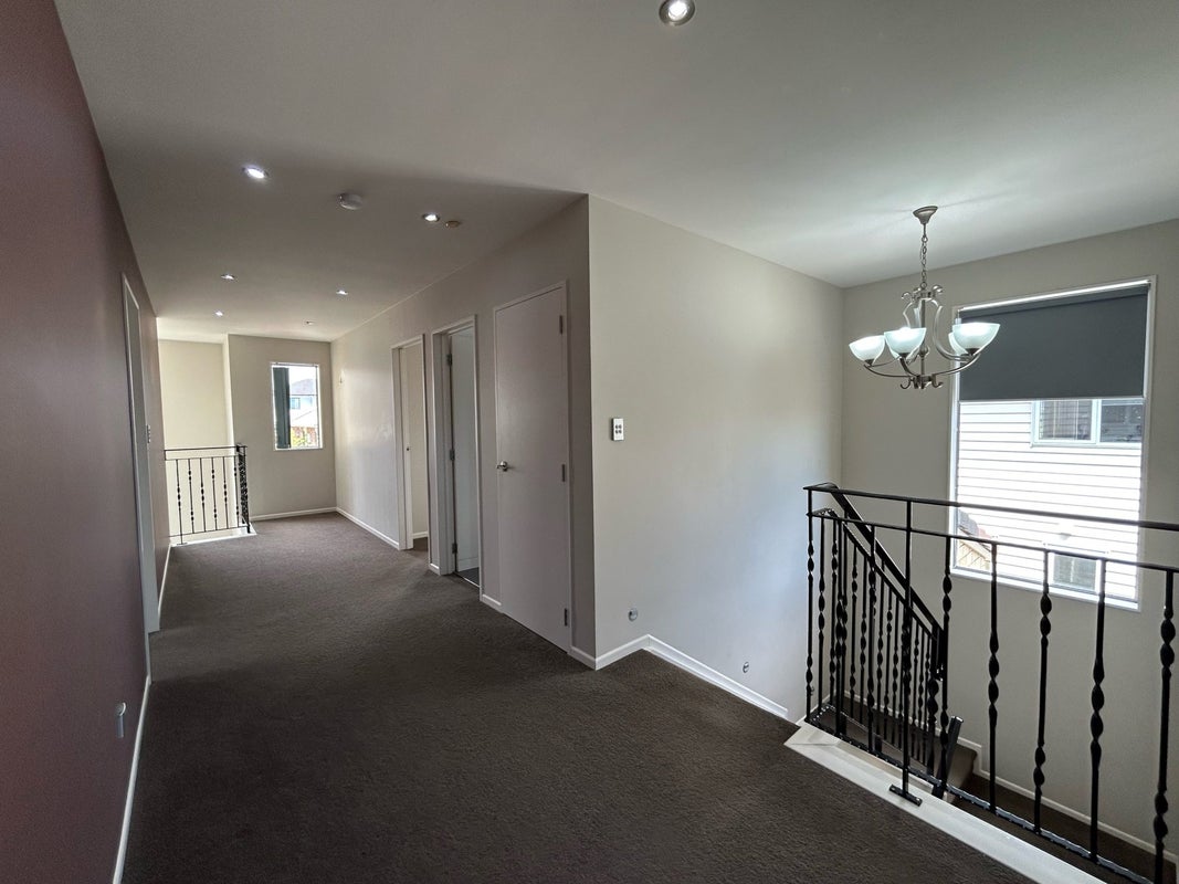 4 Shandon Street, Flat Bush, Auckland - Carousel 13